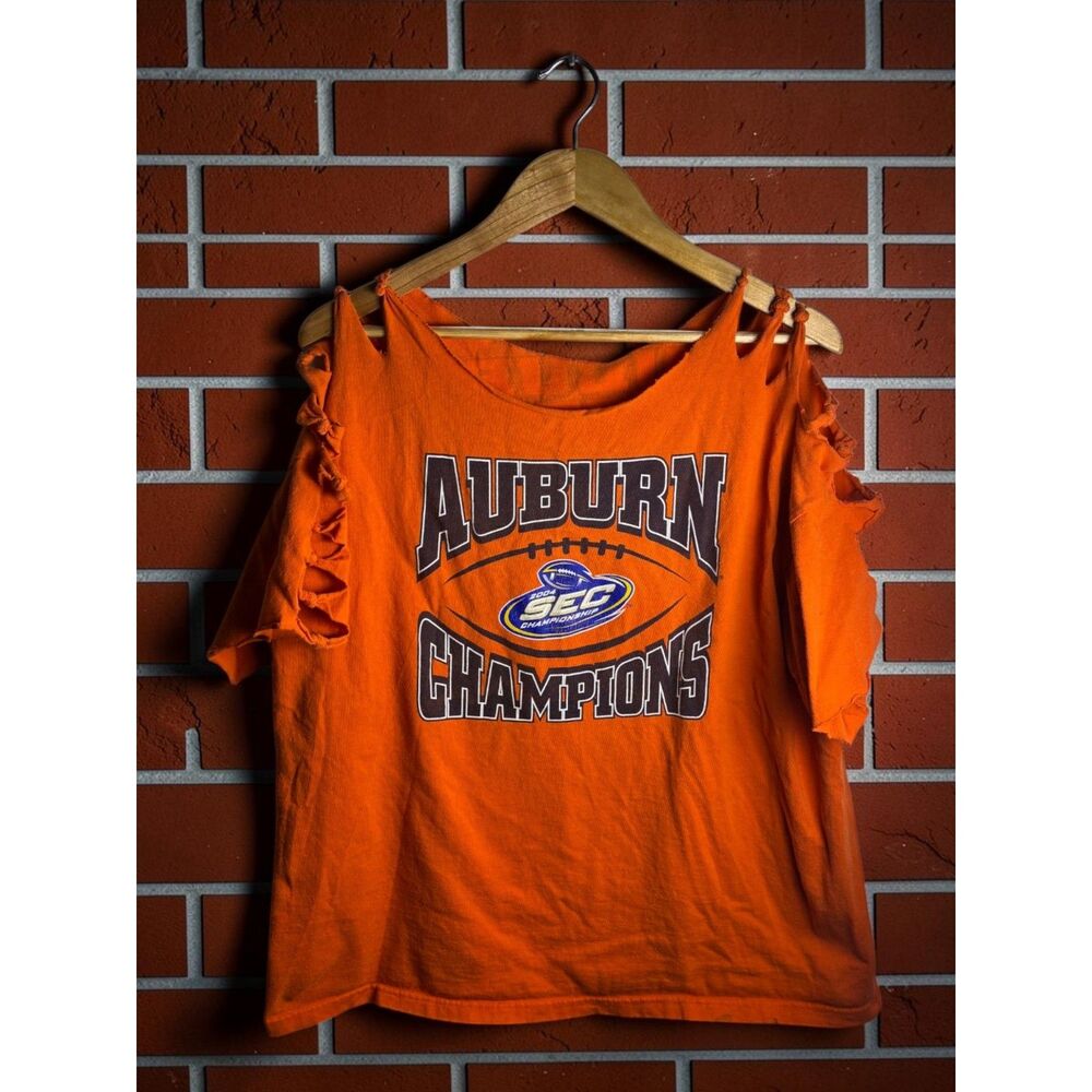 Auburn Tigers 2004 SEC Champions Distressed Cut Out T Shirt Men's XL